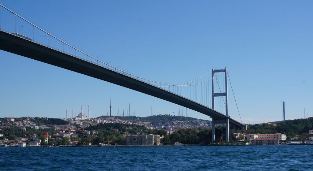 Einer der drei Brücken über den Bosporus - Die 'Brücke der Märtyrer'