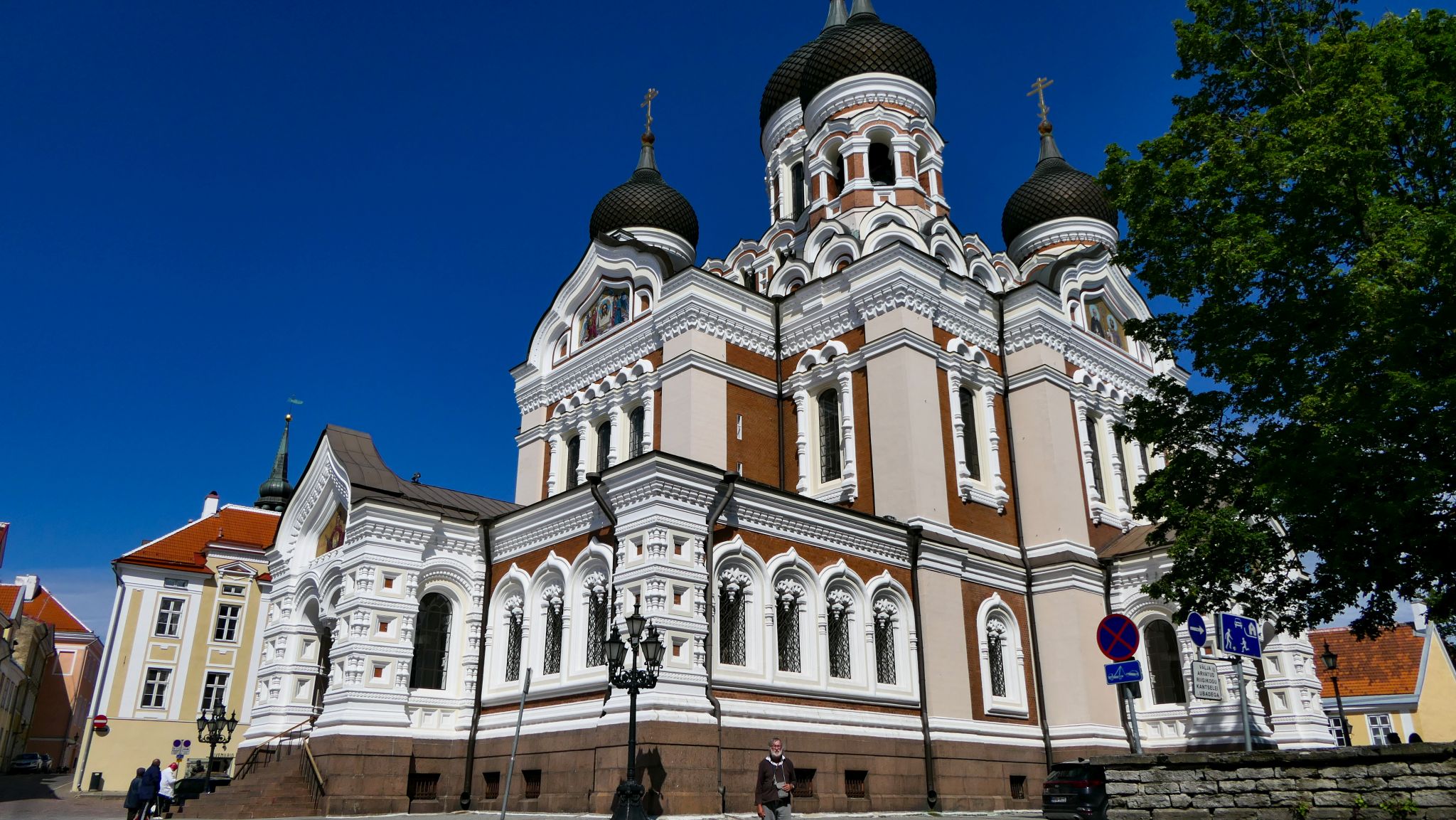 Die Alexander-Newski Kathedrale am Parlament in Tallin.